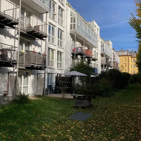 Dachgeschoss-maisonette Fuer Drei Apartment