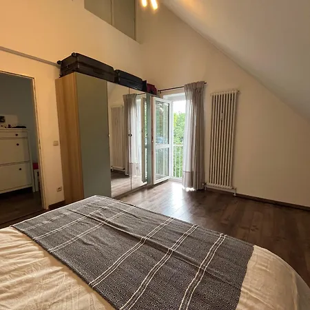 Apartment Dachgeschoss-maisonette Fuer Drei