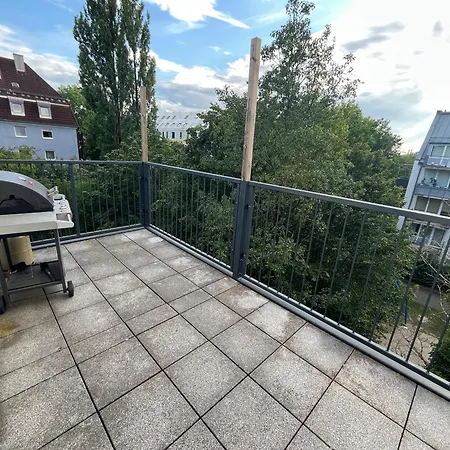 Апартаменты Dachgeschoss-maisonette Fuer Drei